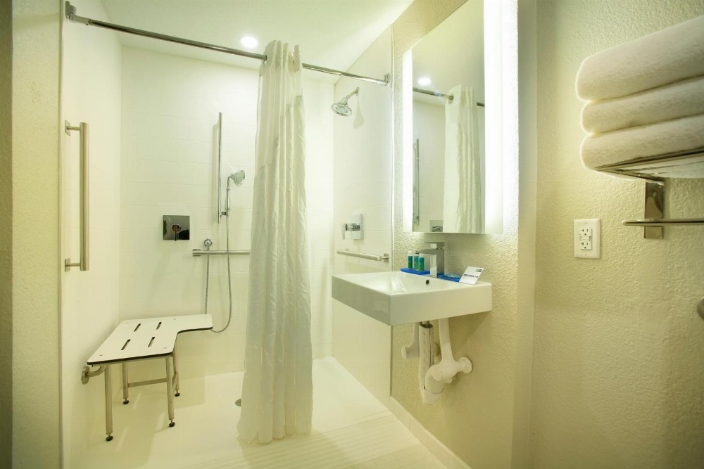 Holiday Inn Express & Suites S Lake Buena Vista
