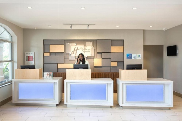 Holiday Inn Express & Suites S Lake Buena Vista image 18