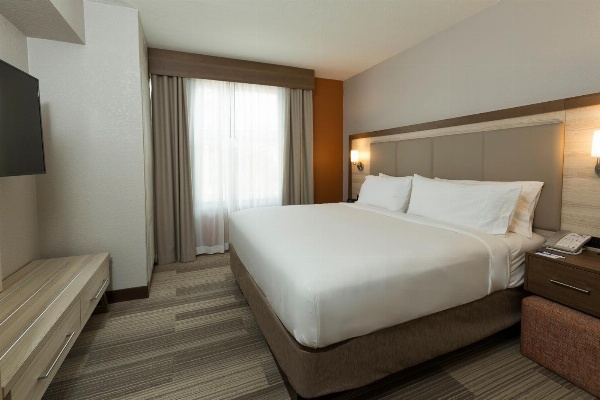 Holiday Inn Express & Suites S Lake Buena Vista image 2
